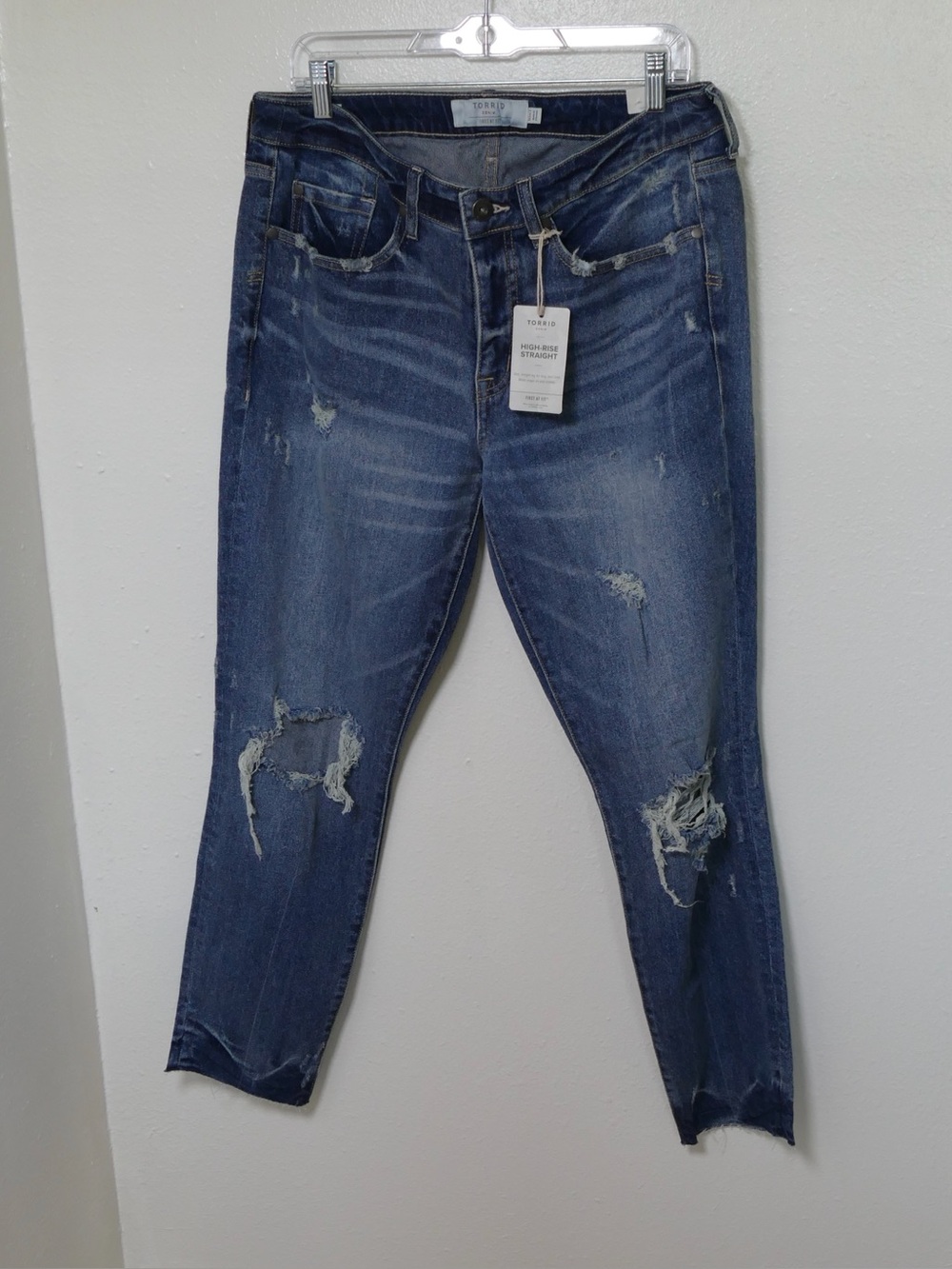 NWT Torrid High Rise Straight Jeans 10XT Distressed Raw Hem Medium Wash 29.5
